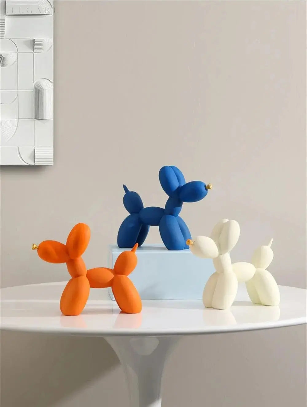 BowLift | PuffGlow - Golden Snout Balloon Sculpture