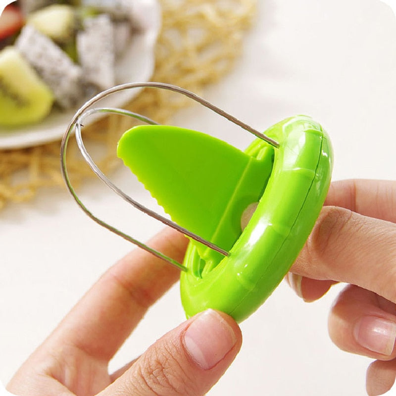 BowLift | Mini Kiwi Cutter Tool