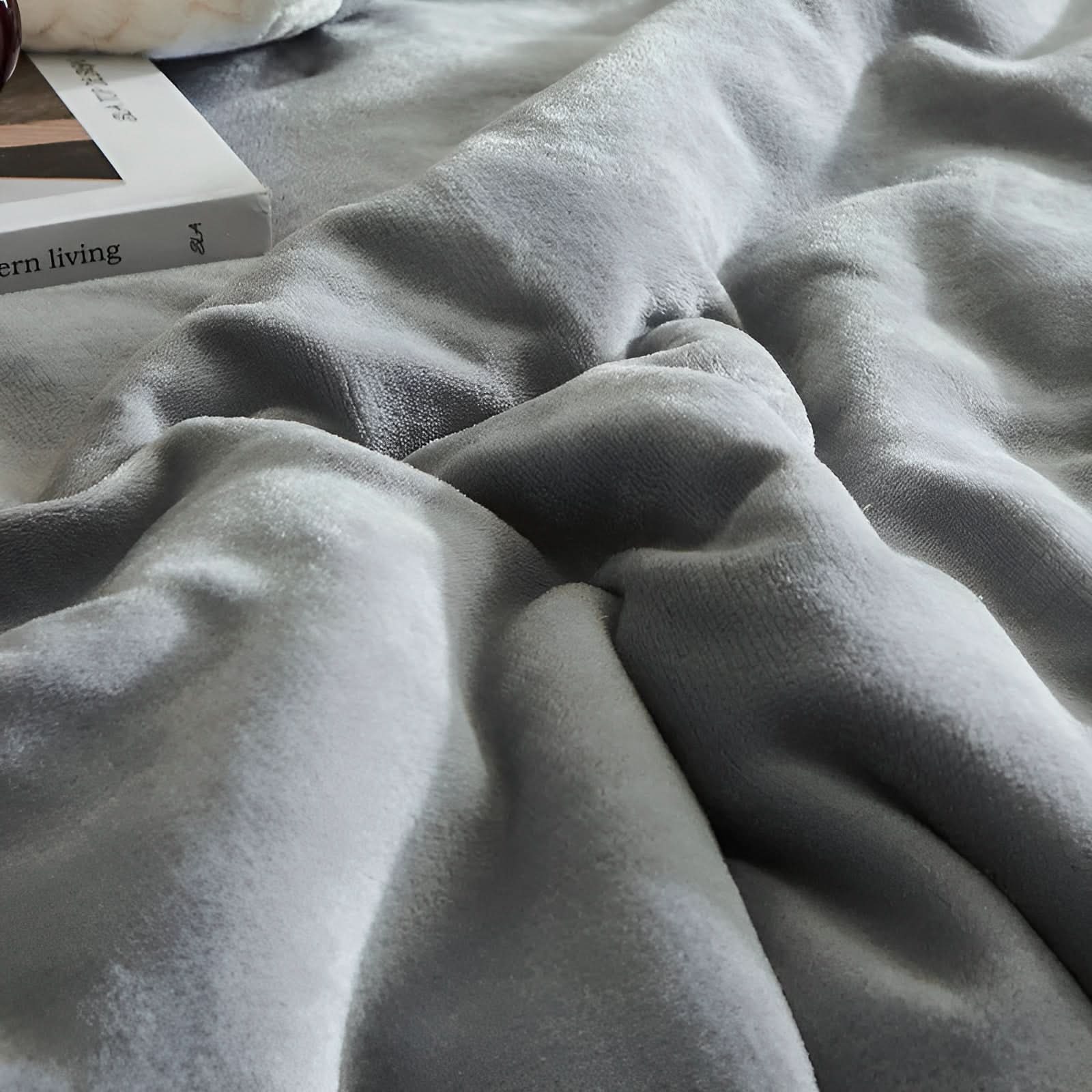 BowLift | DOWNLOFT - Three-layer Soft Blanket