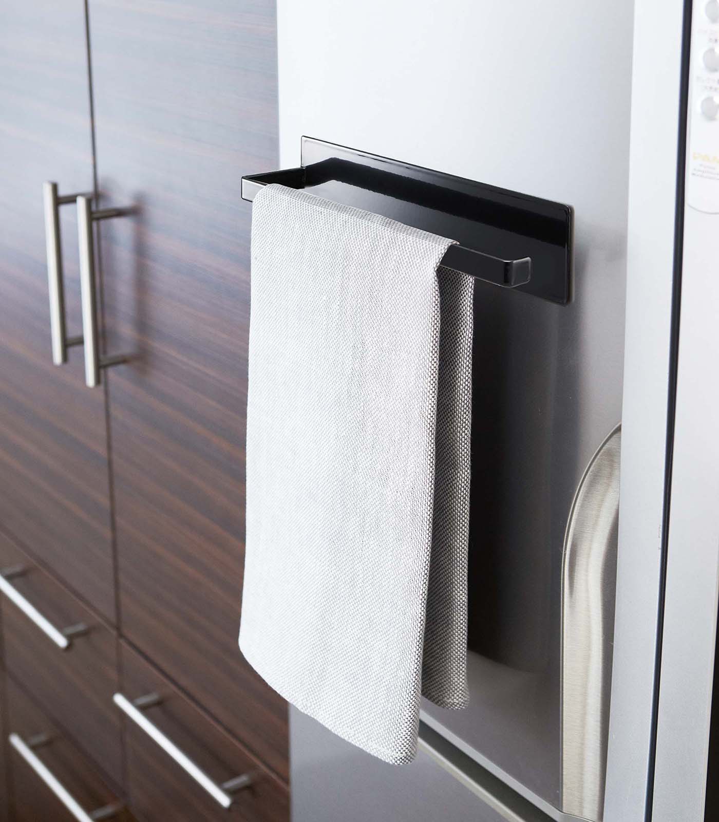 BowLift | Magnetic Paper Towel Holder - Steel