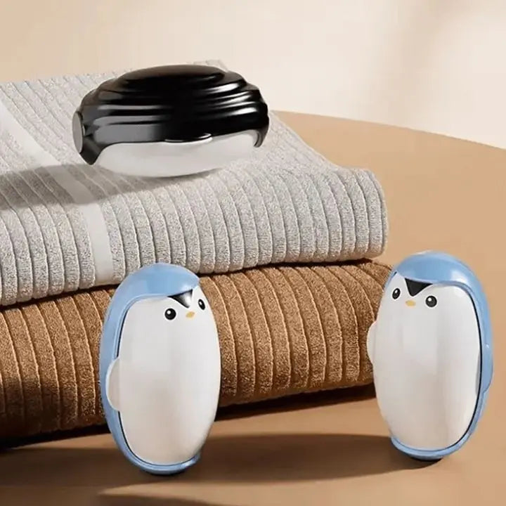 BowLift | Penguin Washable Lint Roller