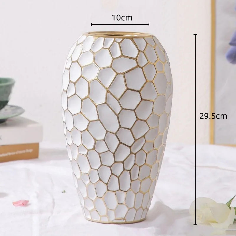 BowLift | GoldenPattern | Ceramic Vase with Luxurious Gold Accents – Modern Decorative Home Piece