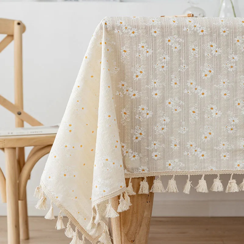 BowLift | Victoria Daisy Tablecloth