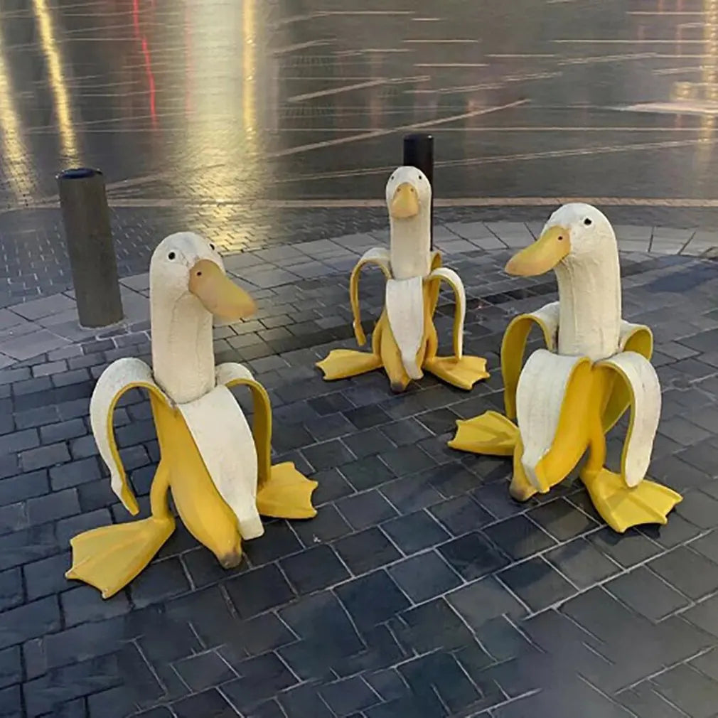 BowLift | Peeled Banana Duck Face Garden Decor