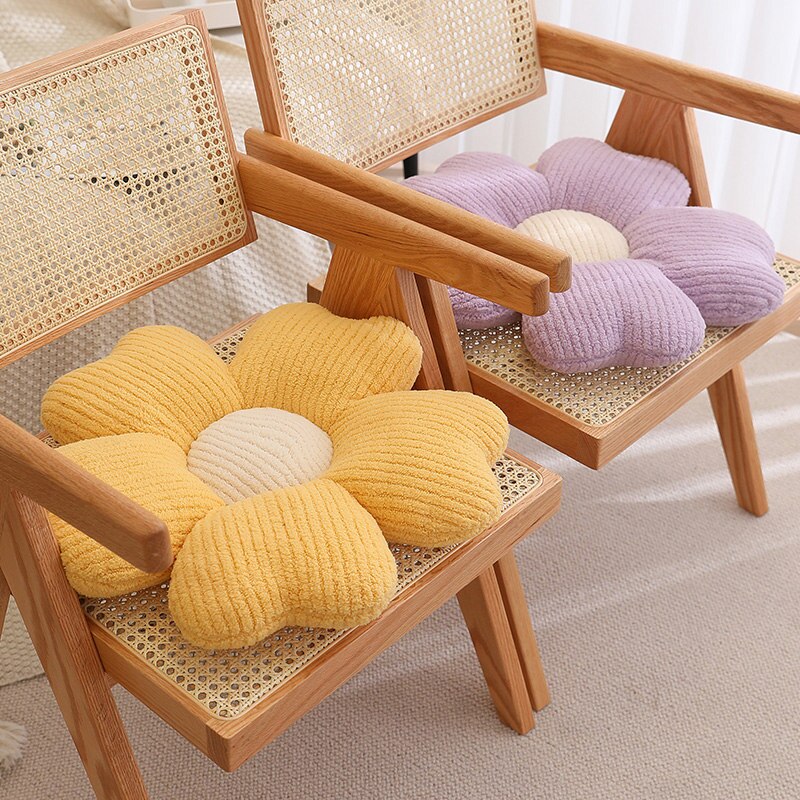 BowLift | Fluffy Clover Flowers Pillow