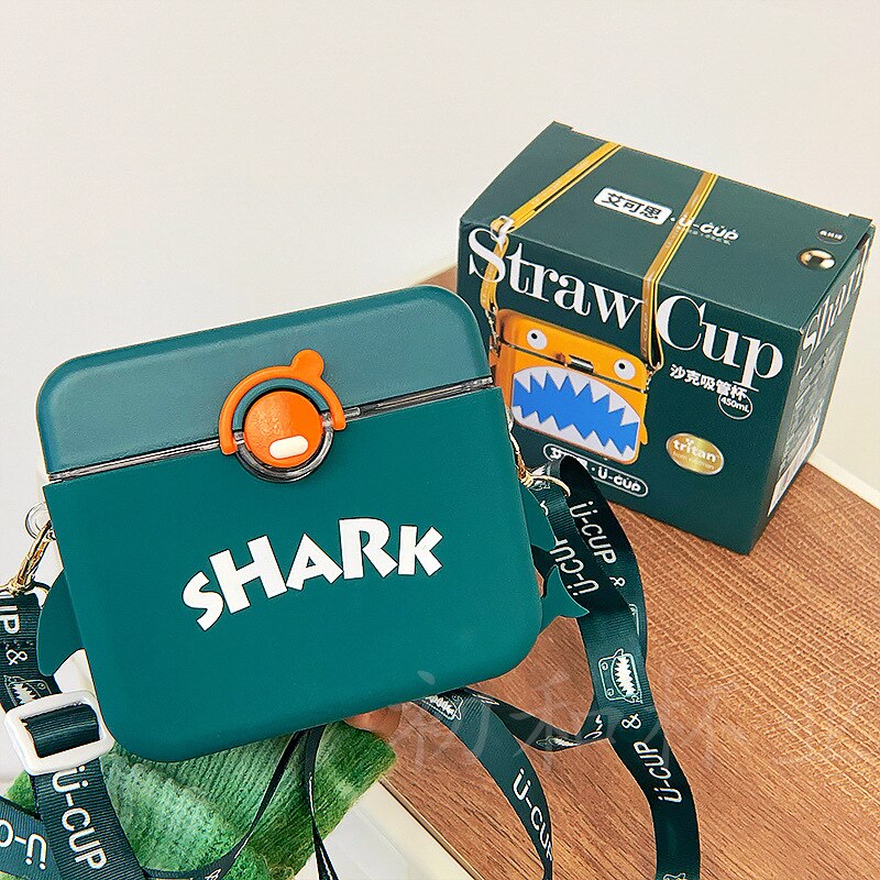 BowLift | Shark Built-in Straw Water Bottle