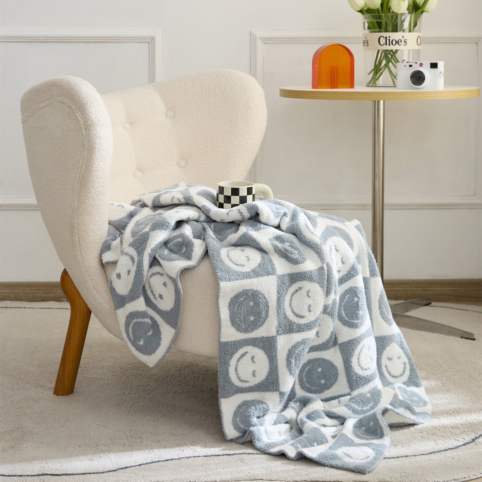 BowLift | Smiley Checked Blanket
