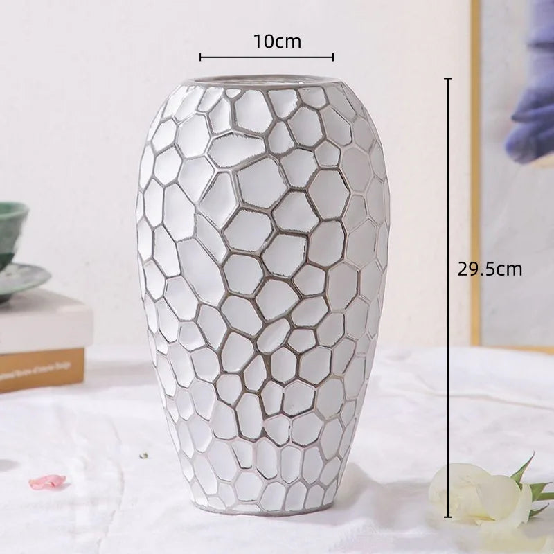 BowLift | GoldenPattern | Ceramic Vase with Luxurious Gold Accents – Modern Decorative Home Piece