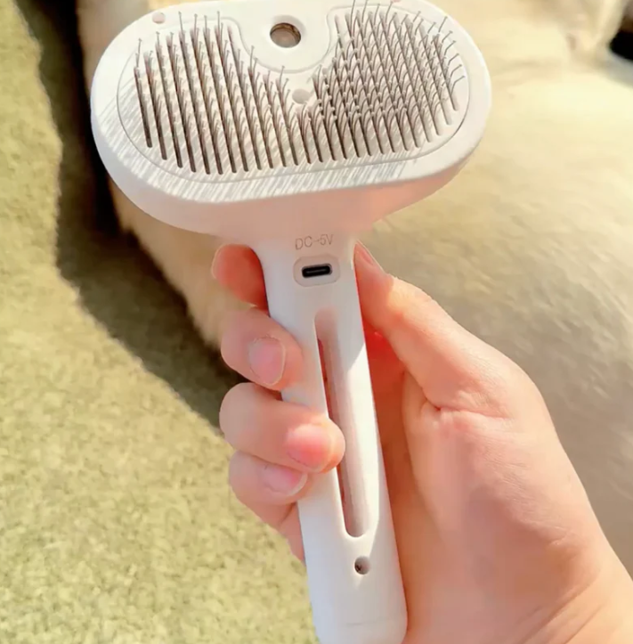 BowLift | PawMist – Mist-Infused Massage Brush for Pets | Gentle Grooming & Cooling Care for Cats and Dogs