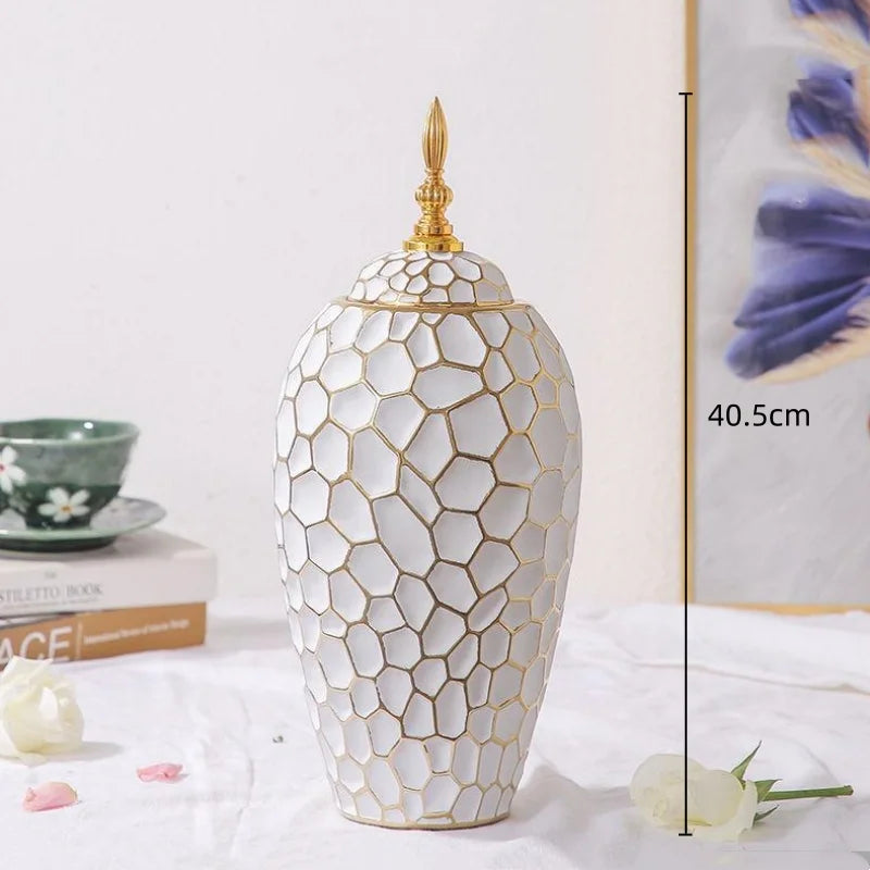 BowLift | GoldenPattern | Ceramic Vase with Luxurious Gold Accents – Modern Decorative Home Piece