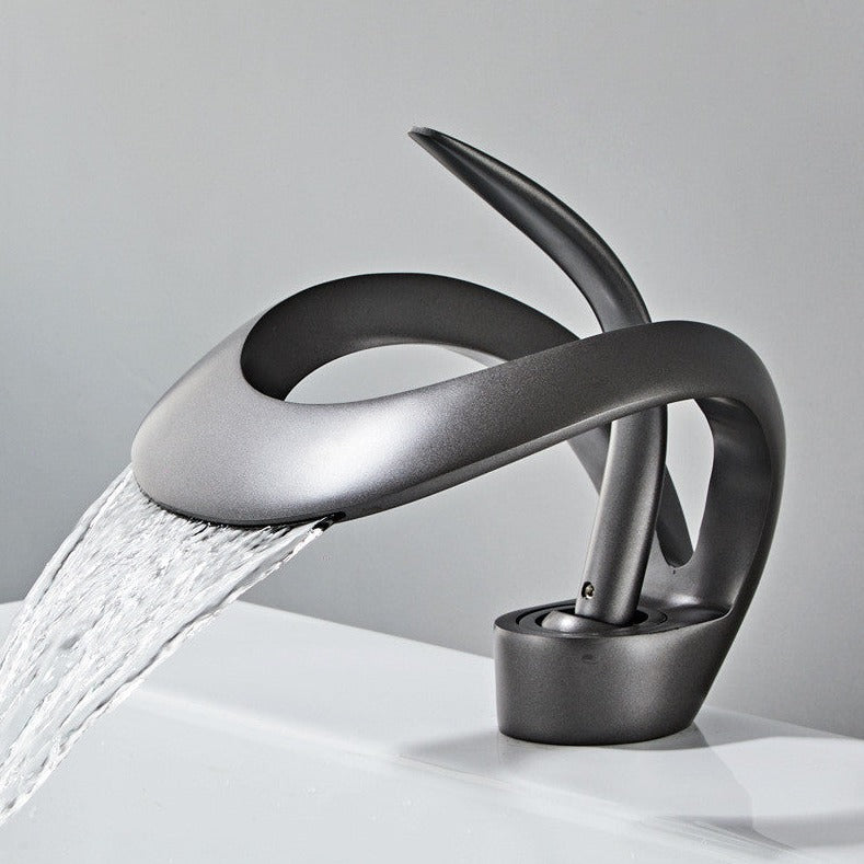 BowLift | Modern curved bathroom faucet