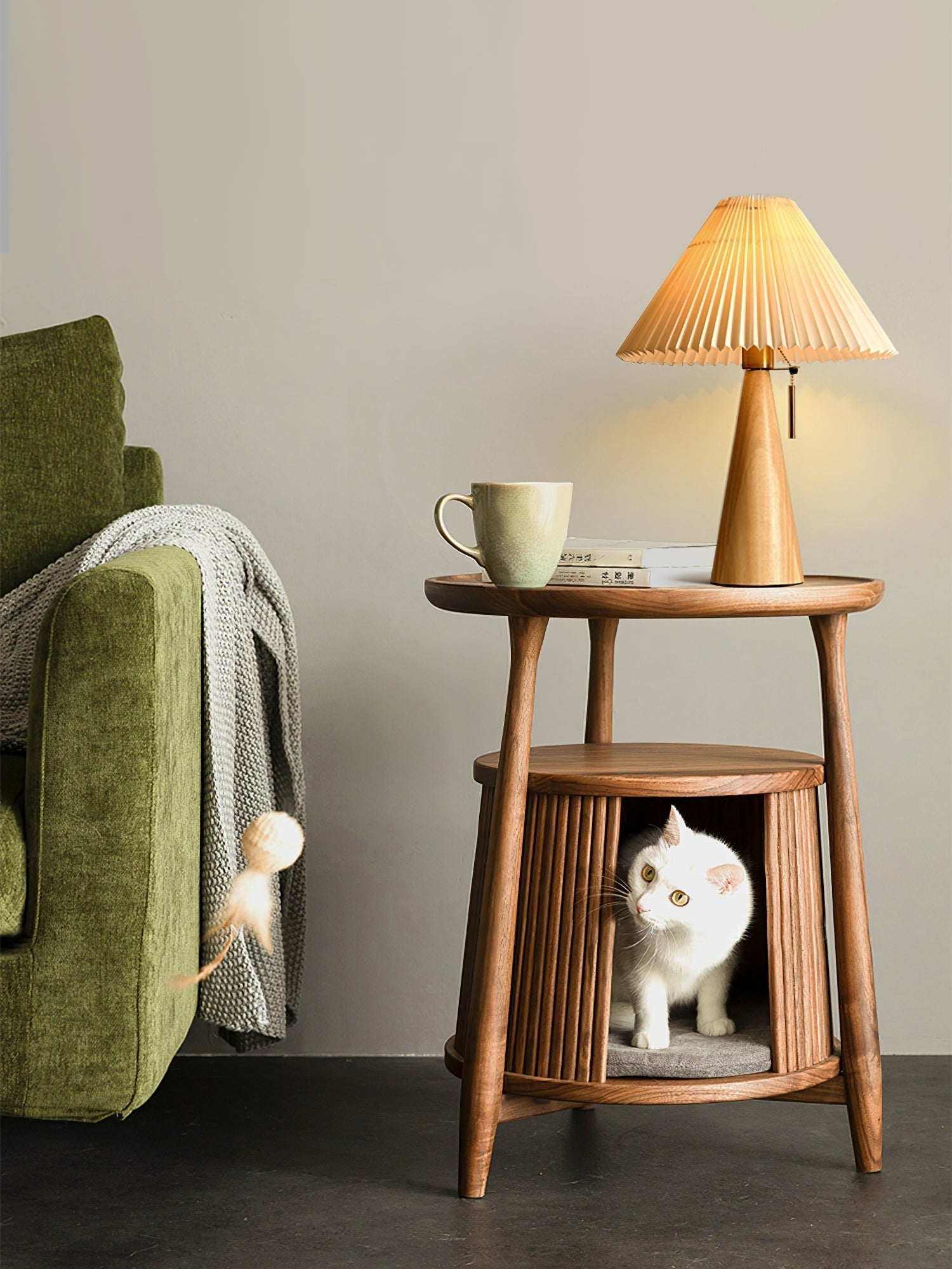 BowLift | AntiqueRadiance – Elegant Wood and Metal Table Lamp