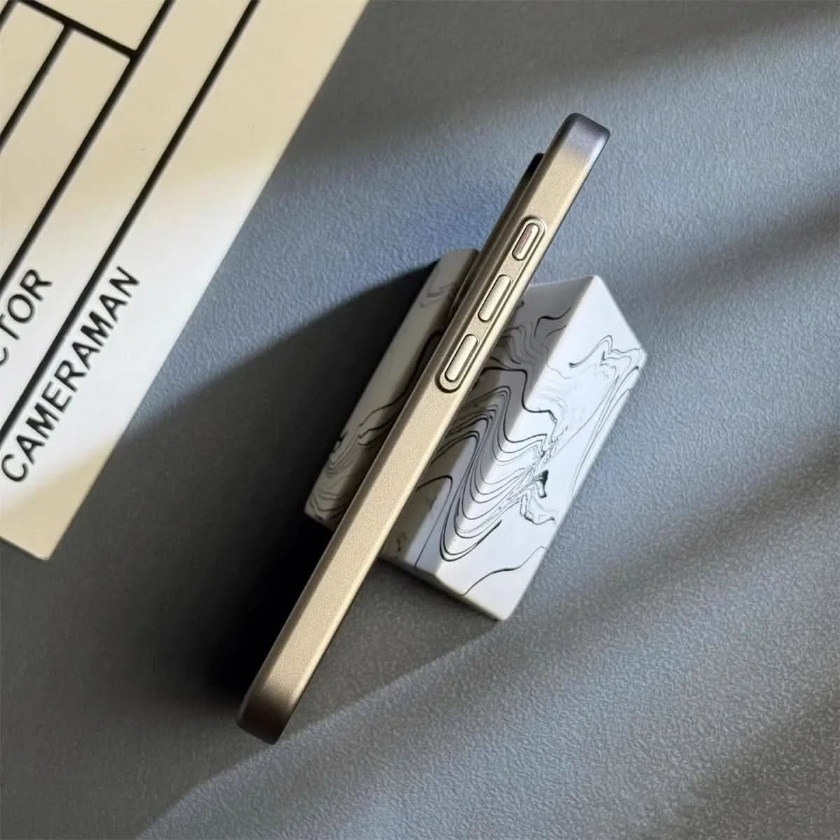 BowLift | Slim Shockproof iPhone Case – Ultra-Thin & Durable