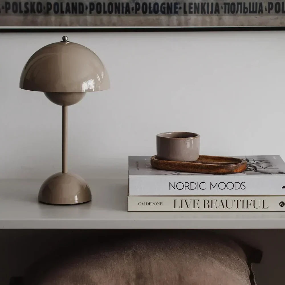 BowLift | LunarGlow - LED table lamp for a cozy interior