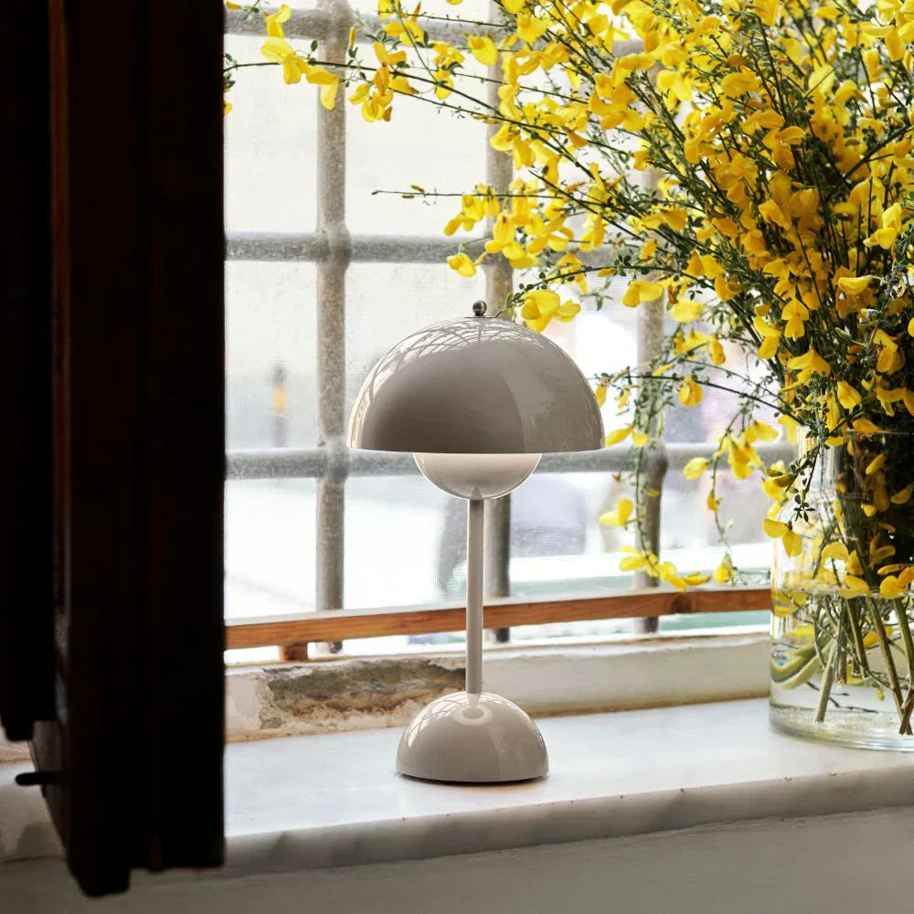 BowLift | LunarGlow - LED table lamp for a cozy interior