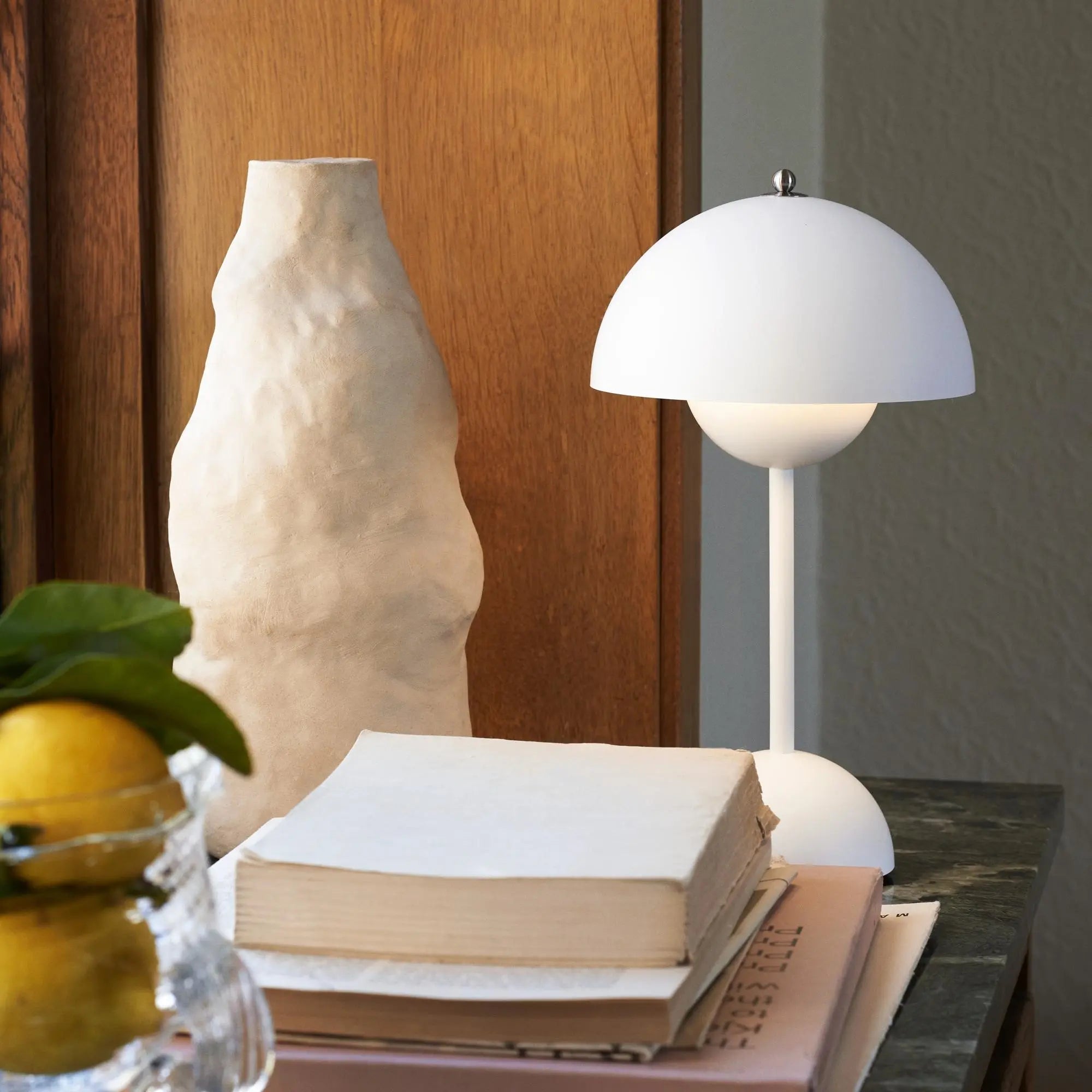 BowLift | Lunarglo | LED table lamp