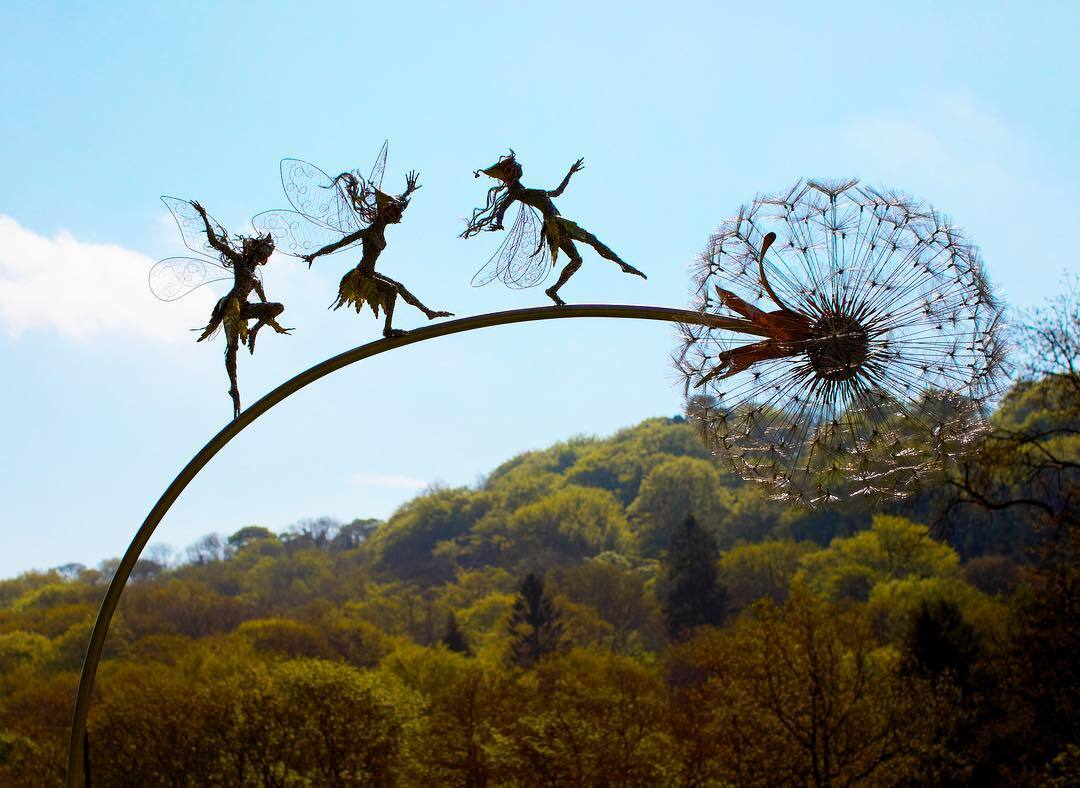 BowLift | Perfect Wonderland Garden Decoration -The Naughty Spirits Are Dancing