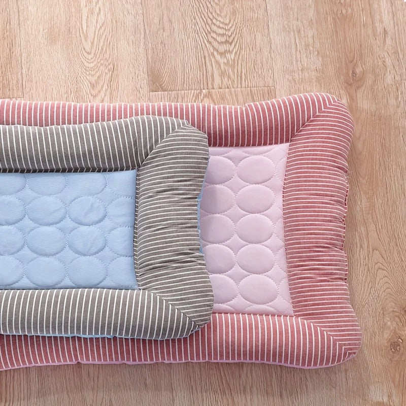 BowLift | CoolPaws Relaxmat – Cooling Pet Bed for Summer Comfort
