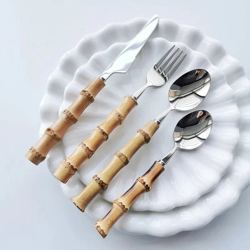 BowLift | Bamboo Handle Cutlery Set Made of Stainless Steel