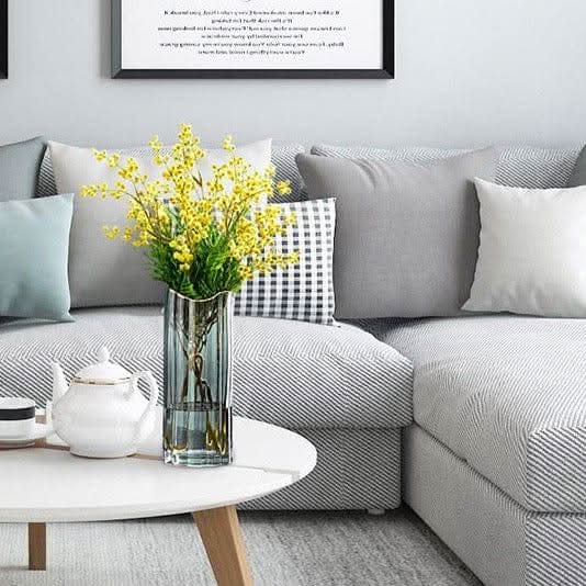 BowLift | CASSINA – Elegant ceramic vase for stylish living spaces