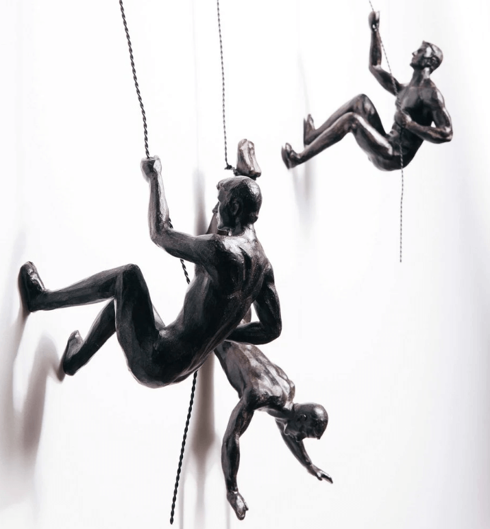 BowLift | CraftedClimb Climbing Figures Wall Decoration – Inspiring Wall Art of Resin and Iron