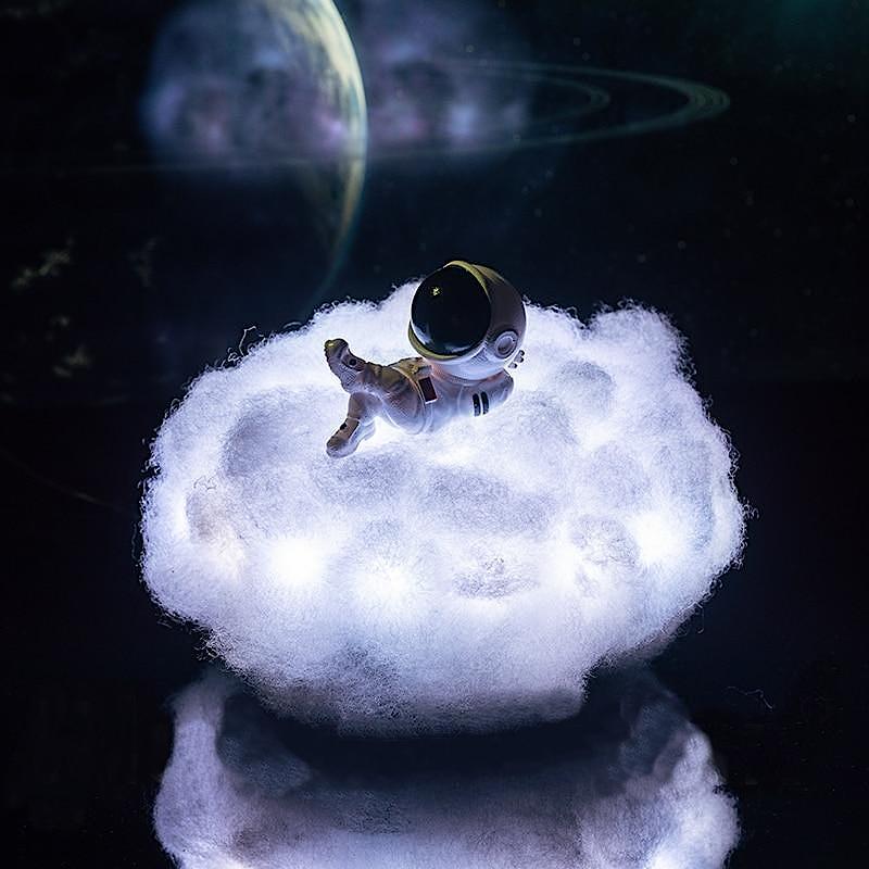 BowLift | Cloud Astronaut Lamp