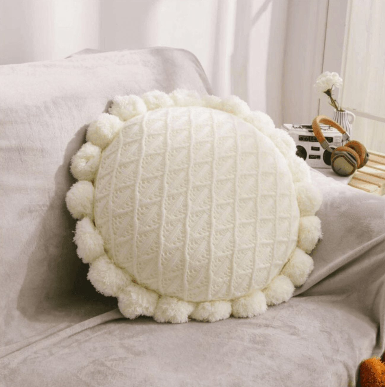 BowLift | Sweet Pom Pom Tassel Round Cushion