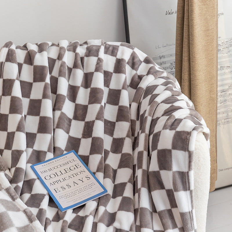 BowLift | Stylish blanket in checkered pattern for your home