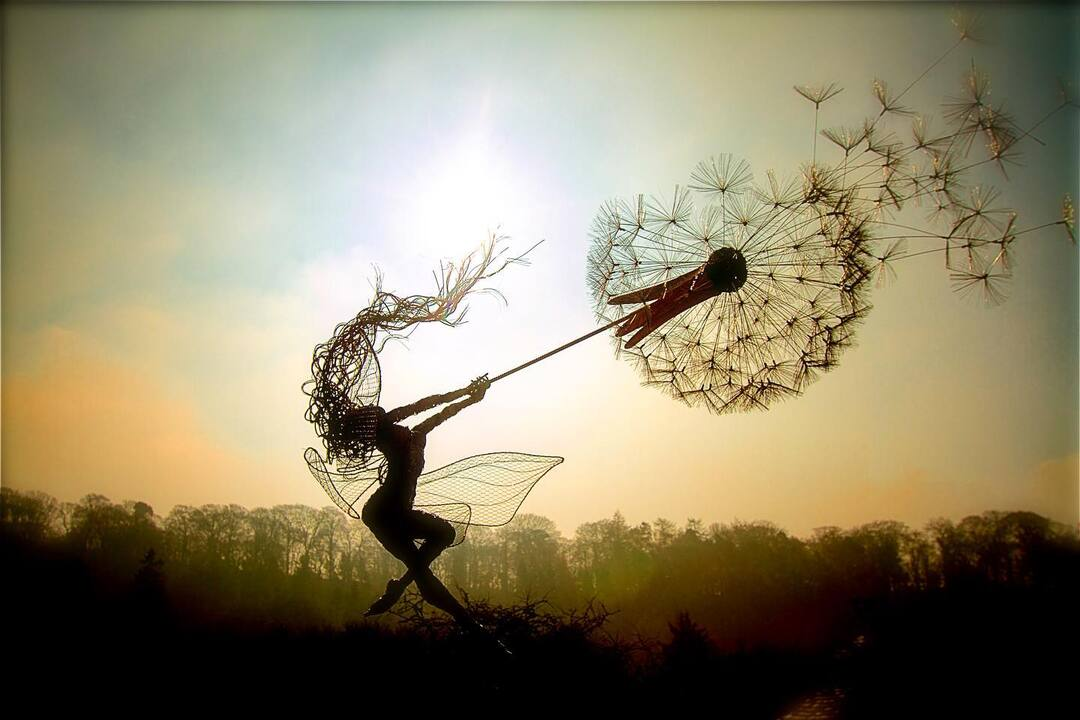 BowLift | Perfect Wonderland Garden Decoration -The Naughty Spirits Are Dancing