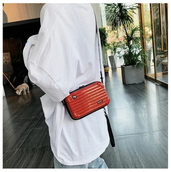 BowLift | The stylish mini suitcase bag for all-day use