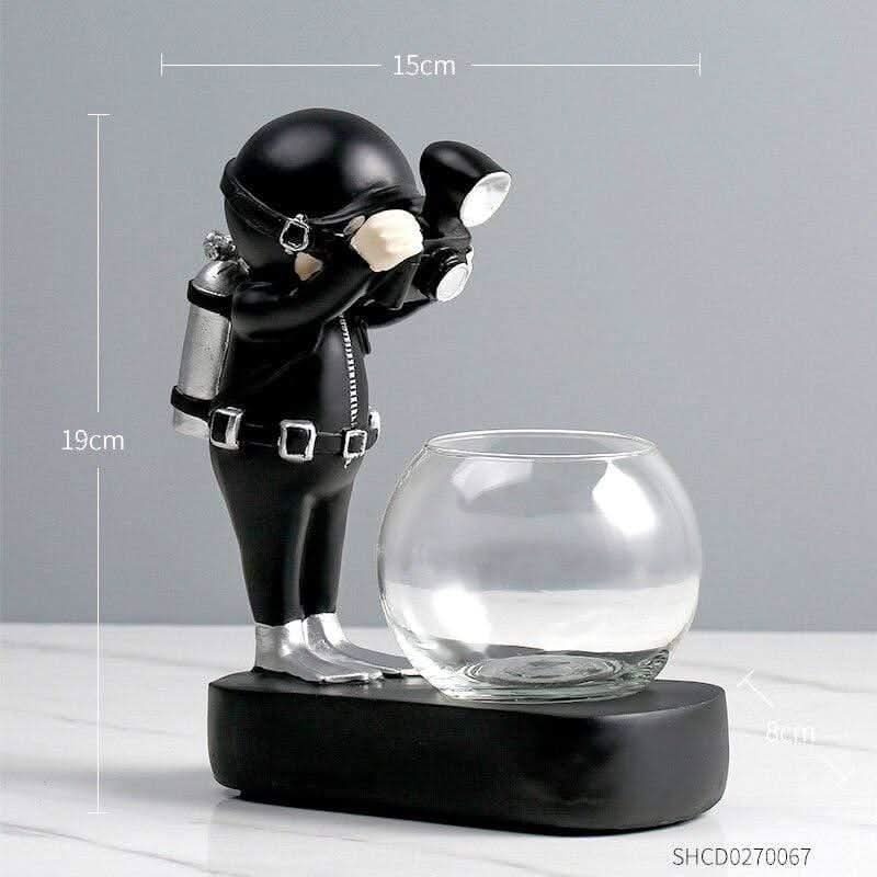 BowLift | ASTROVA – Creative Astronaut Plant Vases for Modern Living