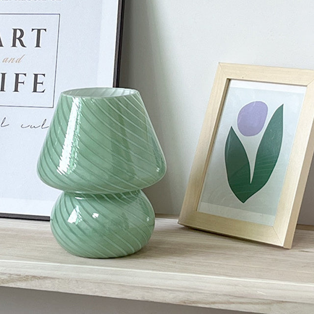 BowLift | LED Desk Lamp in Mushroom Shape made of Glass