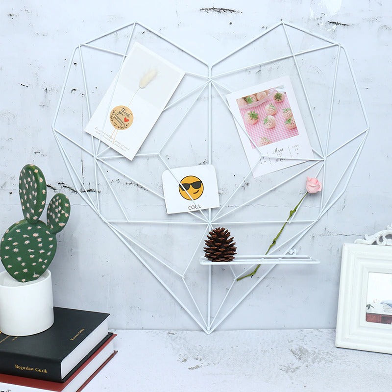 BowLift | Heart Wire Photo Display