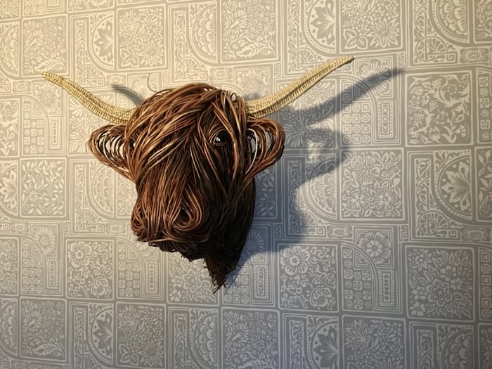 BowLift | HighlandCharm – Rustic Cow Head Wall Decoration for a Unique Home