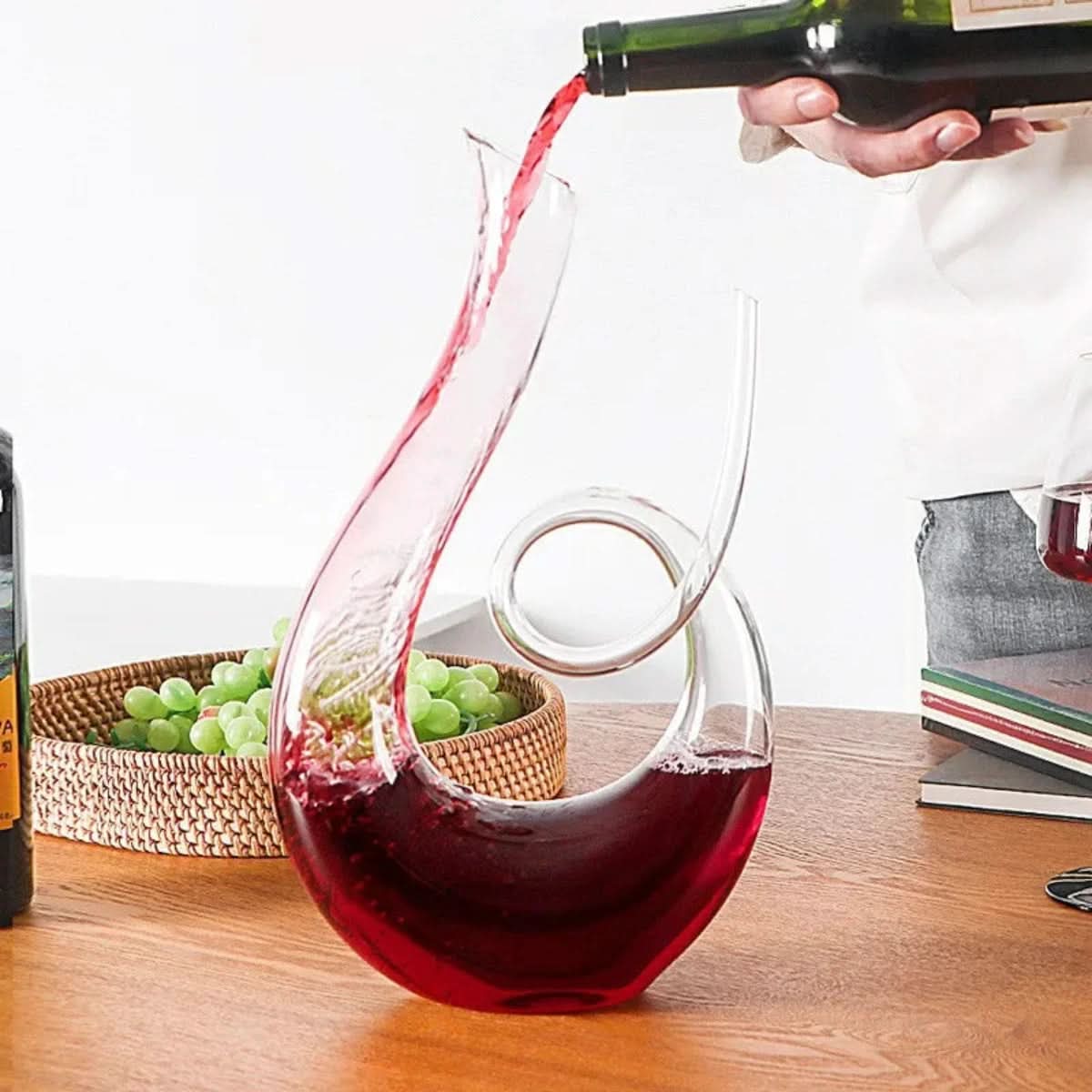 BowLift | Elegant Swirling Wine Decanter for Aeration and Serving