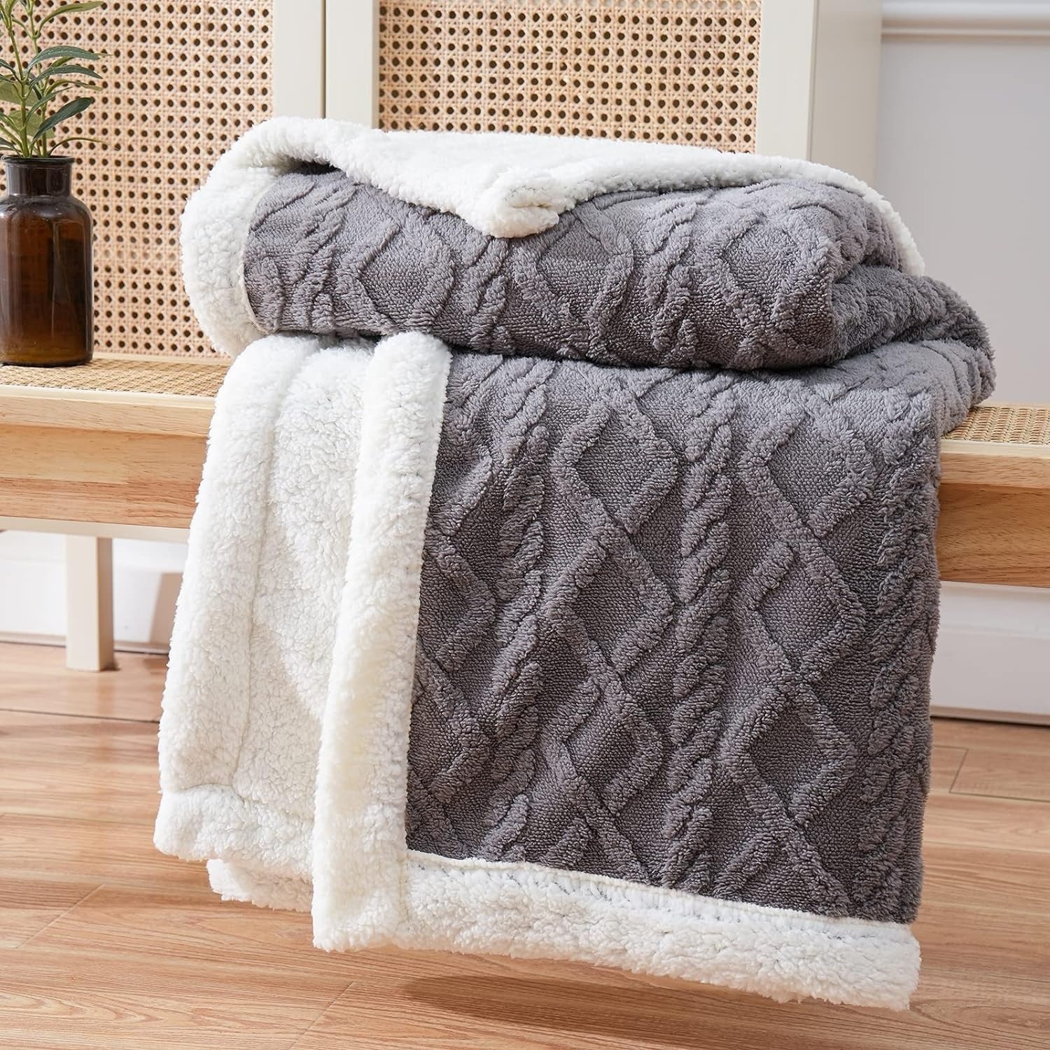 BowLift | Fleece Throw Blanket Sherpa Reversible Bed Cover