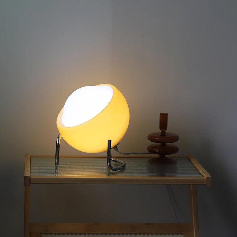 BowLift | Glass table lamp in Bauhaus style for artistic atmosphere