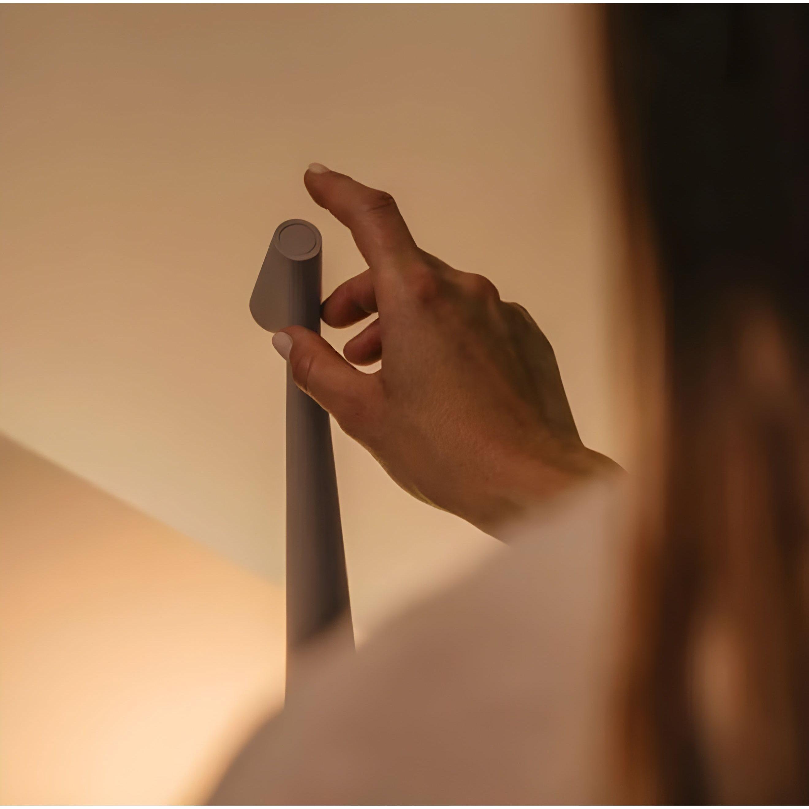 BowLift | Cordless rechargeable bedside lamp - No cable