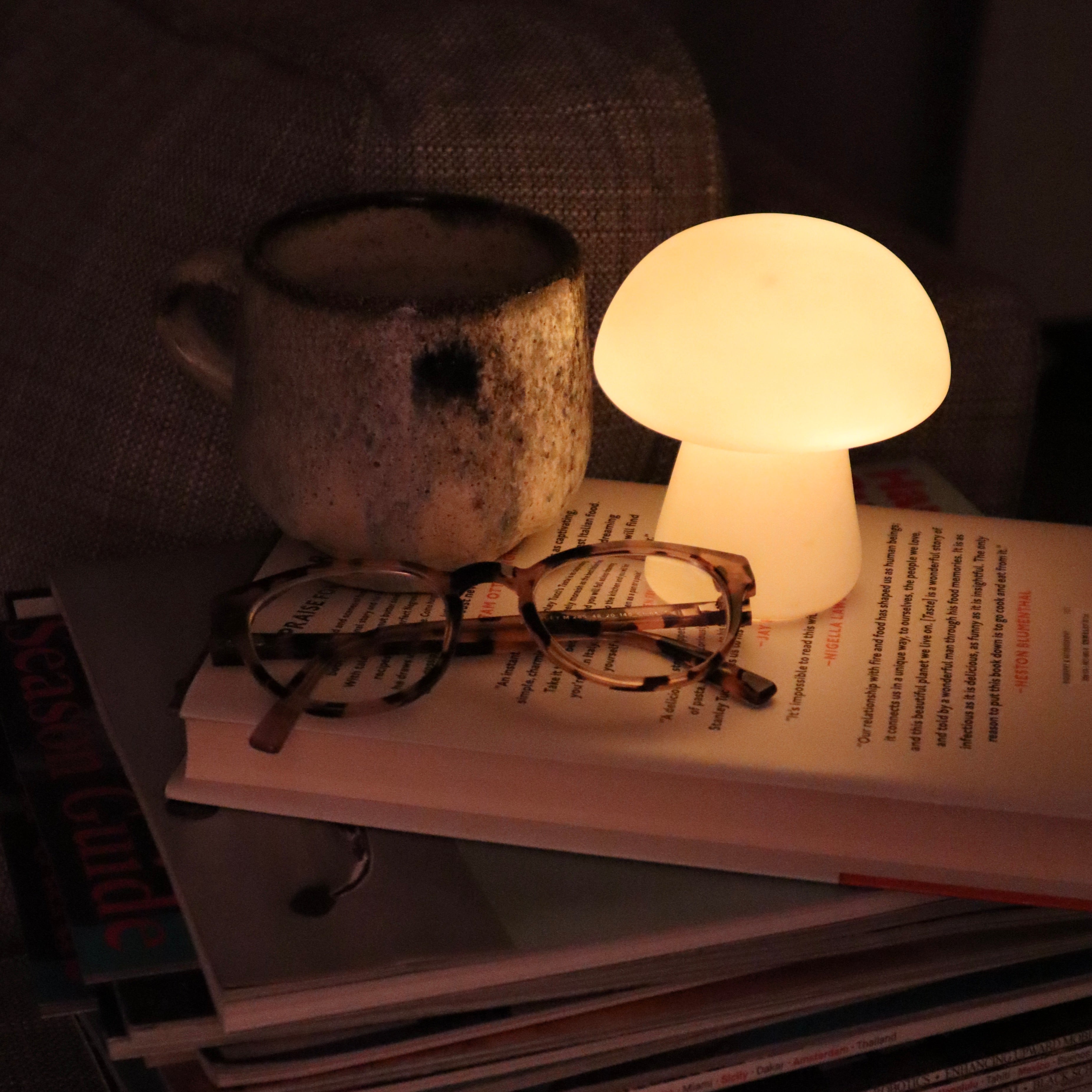 BowLift | Mushroom-shaped Porcelain Night Light - MushGlow