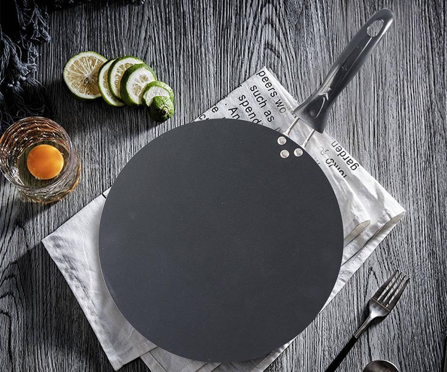 BowLift | Black Iron Round Non-stick Pancake Pan