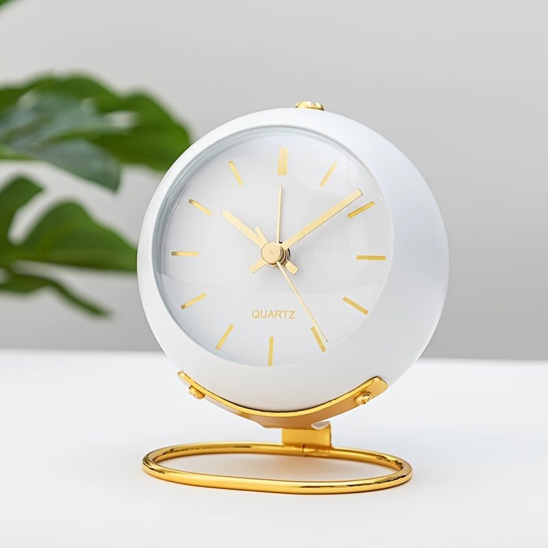 BowLift | Buzzley Retro Silent Alarm Clock – Vintage Metal Analogue Clock with Night Light