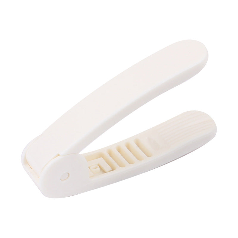 BowLift | Peanut Seed Peel Plastic Peanut Clip