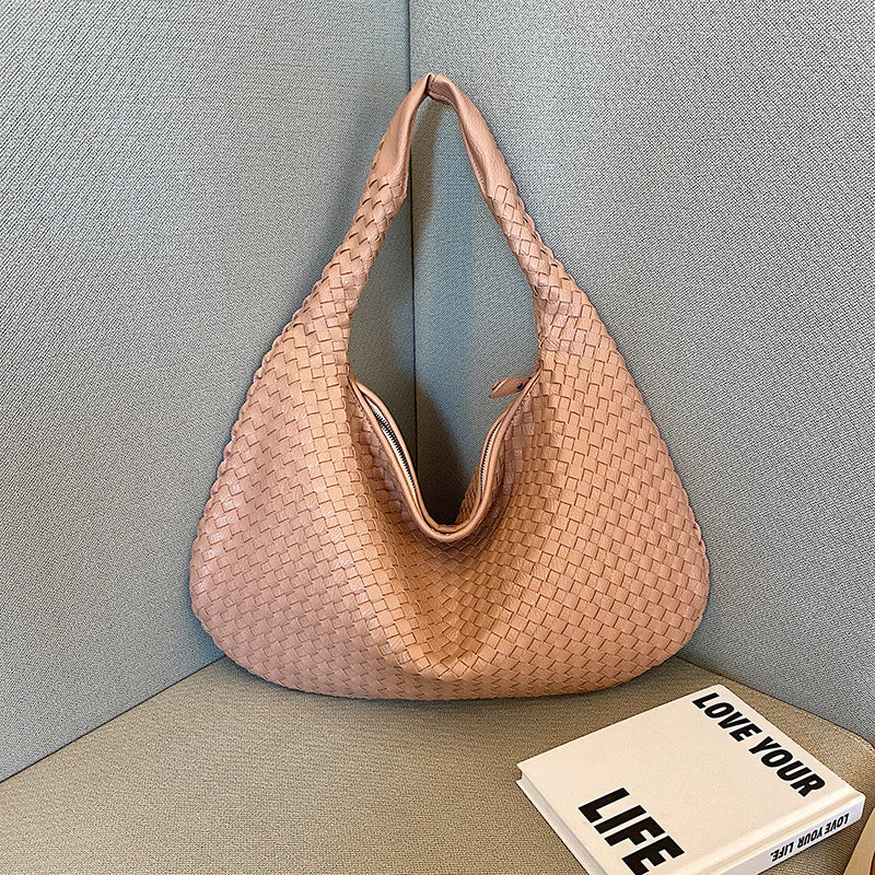BowLift | Fashionable woven bag for women