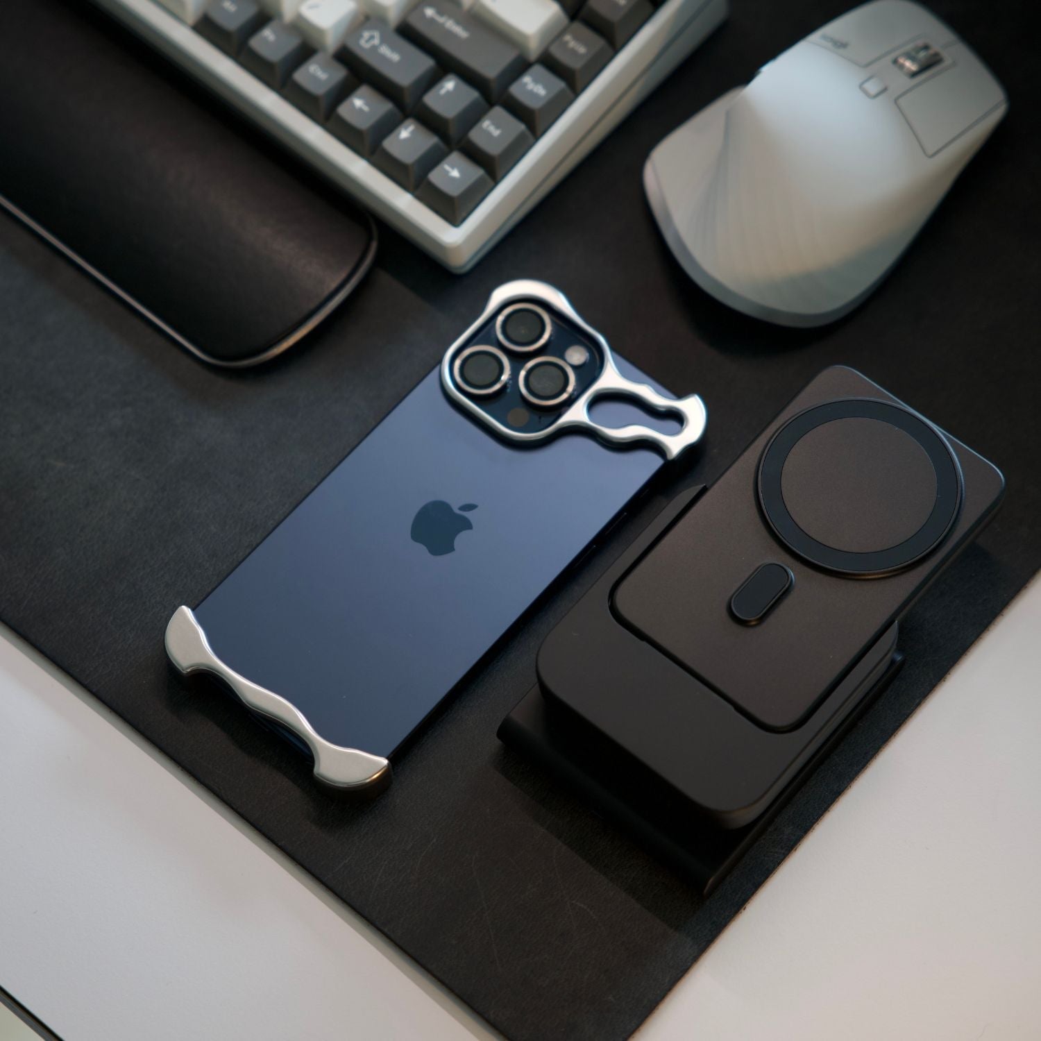 BowLift | Mobile Phone Case with Slim Minimalist Design