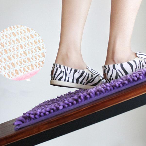 BowLift | Invisible grip in netting for bedspread