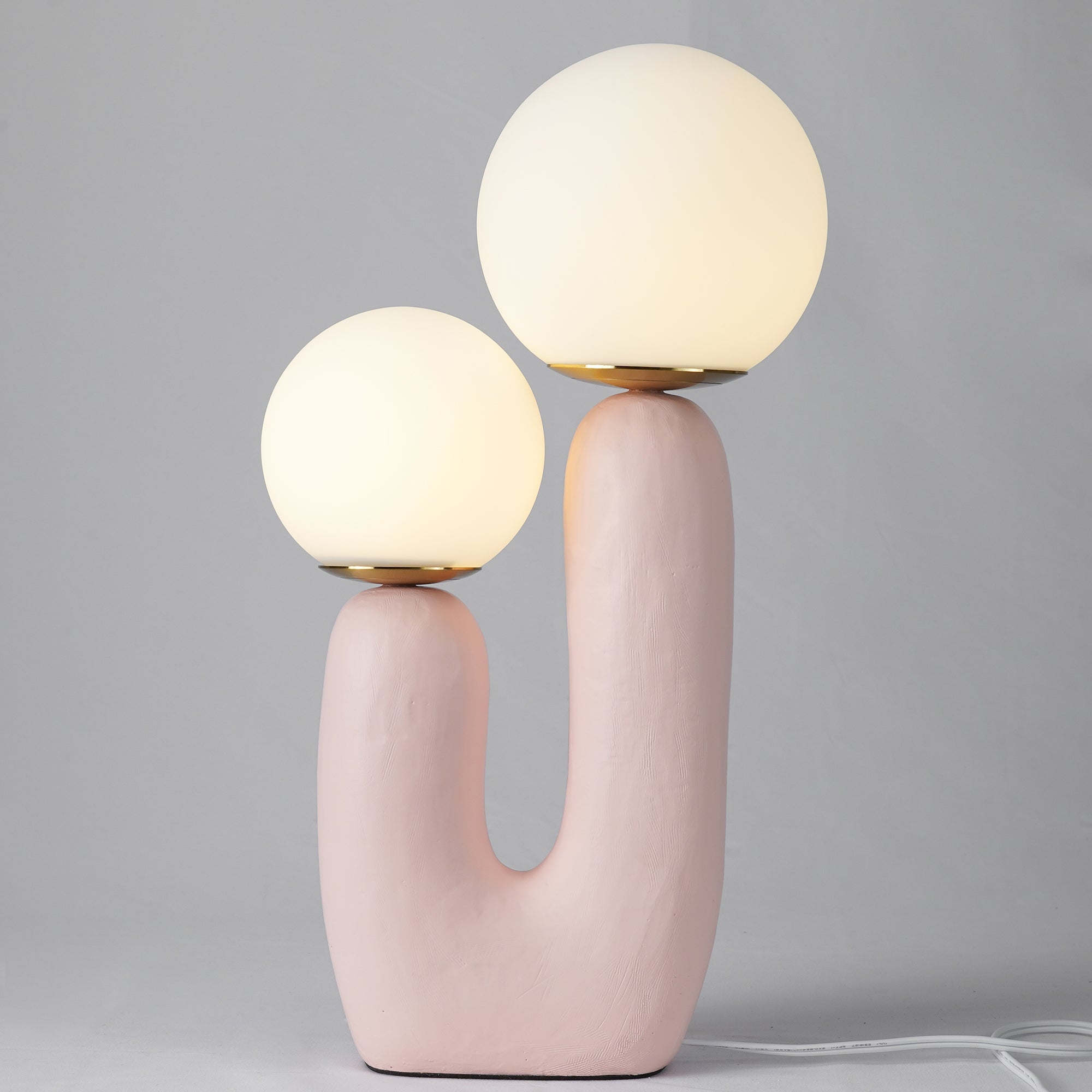 BowLift | Contemporary Style Table Lamp with Natural Accent
