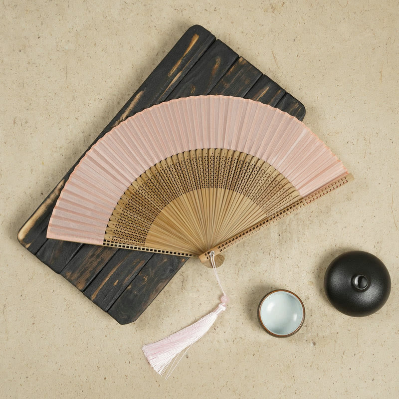 BowLift | Hand fan made of bamboo silk