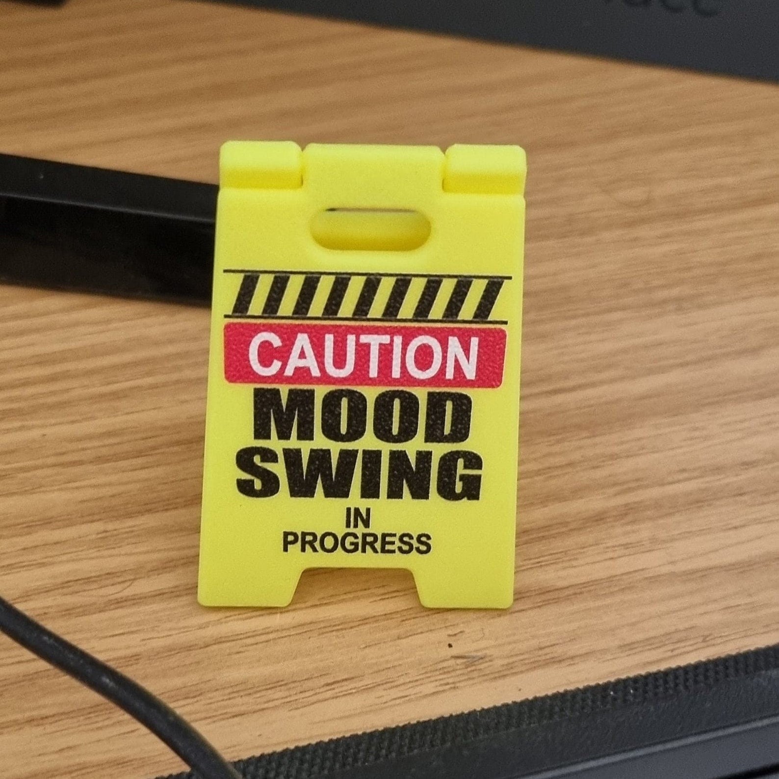 BowLift | Funny Desk Hazard-Warning Sign