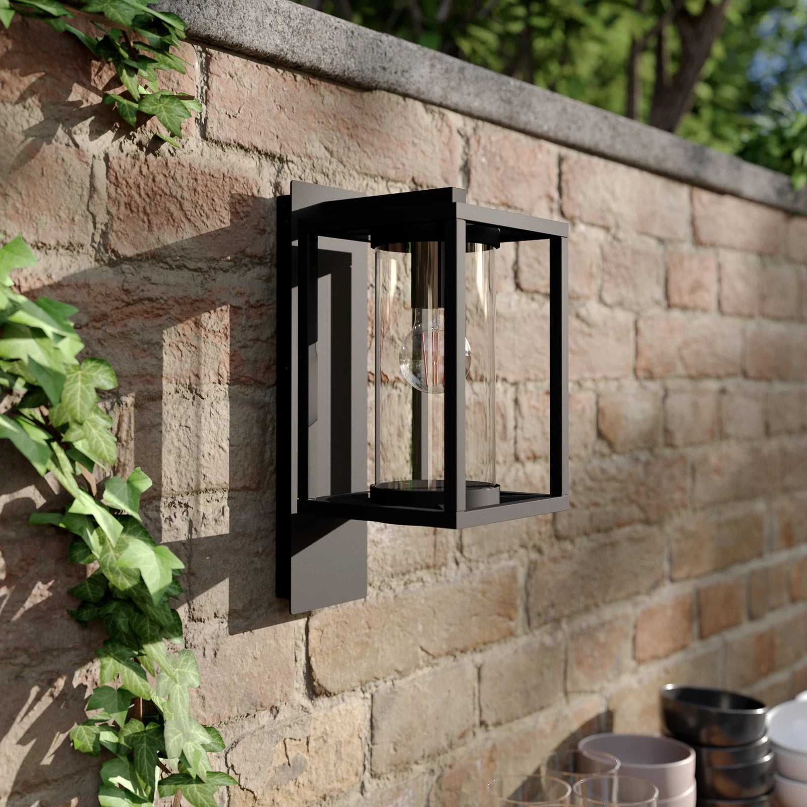 LumeGuard – Outdoor Garden Light with Glass Diffuser