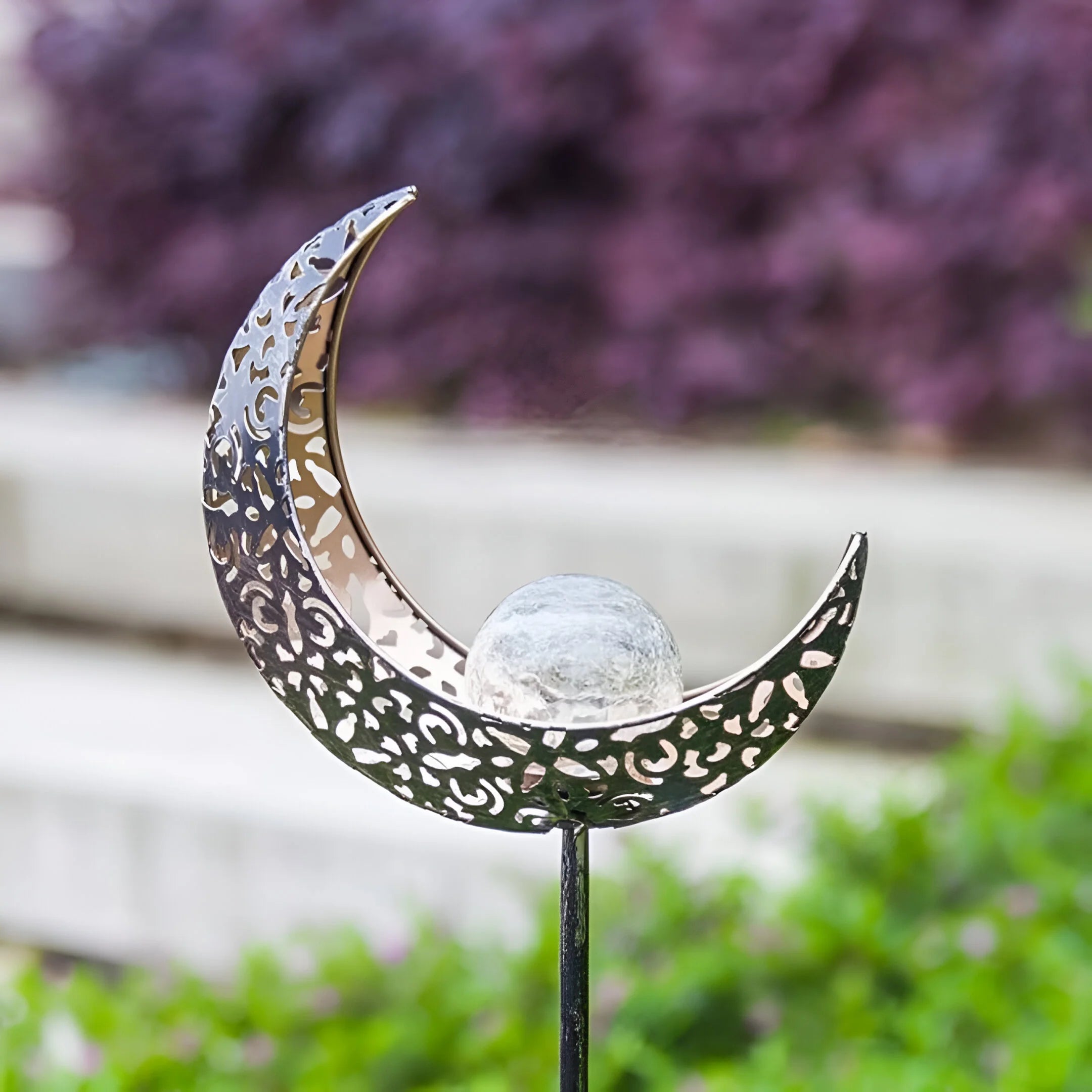 LunaGlow – Solar Moon Garden Light